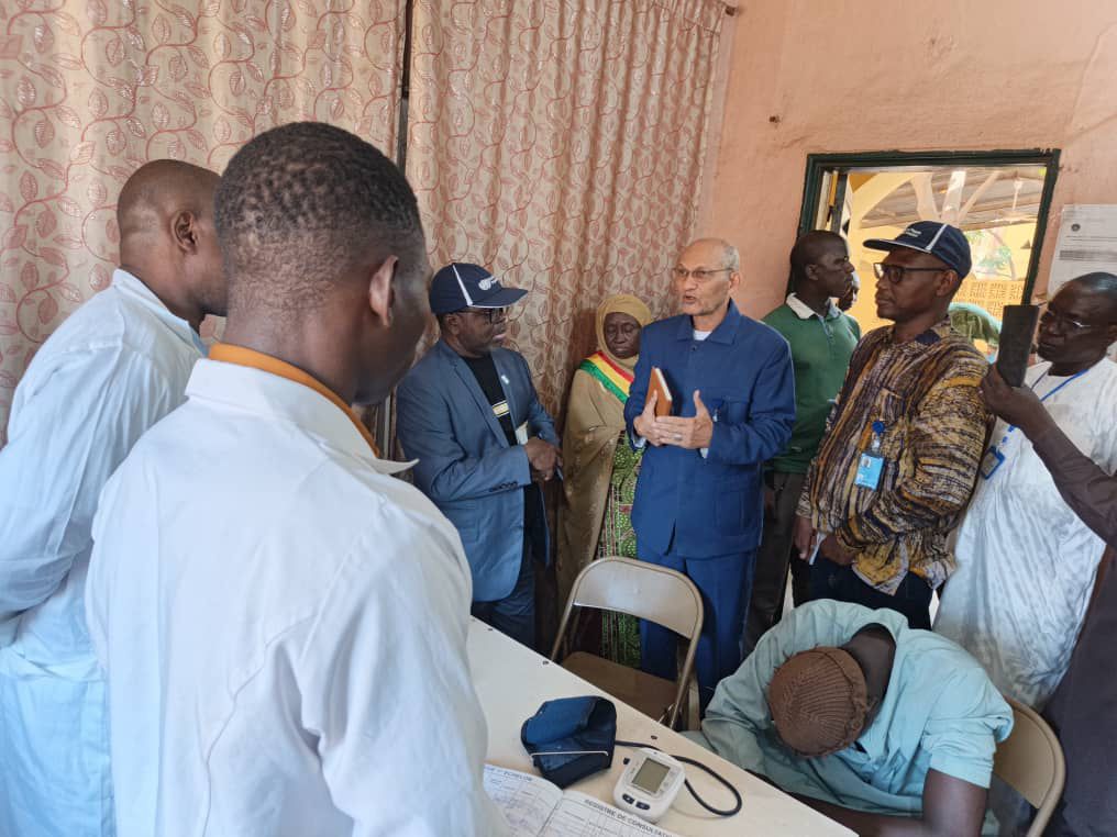 Visite d'une délégation officielle au CSCom-U de Banconi